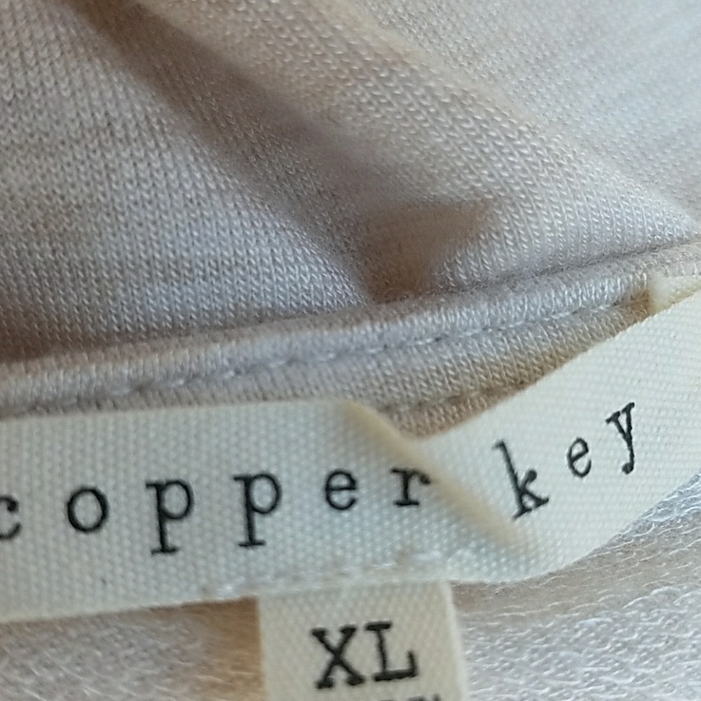 🆕️Copper Key Split Sleeve Ruffle Romper - Picture 4 of 7